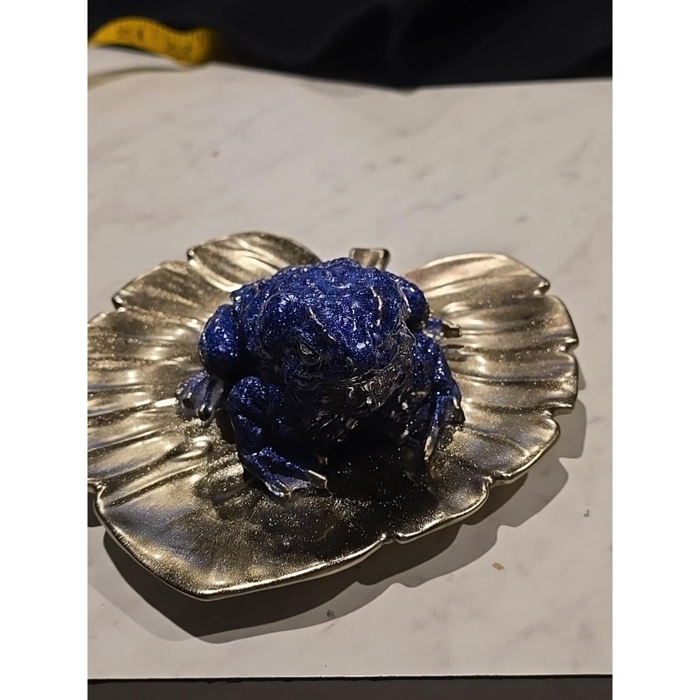 Handmade Resin Toad And Pad‎
